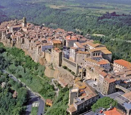 Un Giardino Nel Tufo Pitigliano