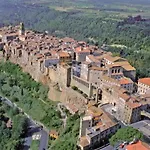 Un Giardino Nel Tufo Pitigliano