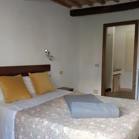 Bed & Breakfast Un Giardino Nel Tufo 3*