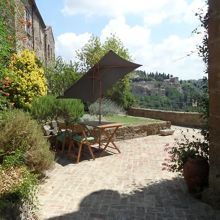 Un Giardino Nel Tufo * Pitigliano